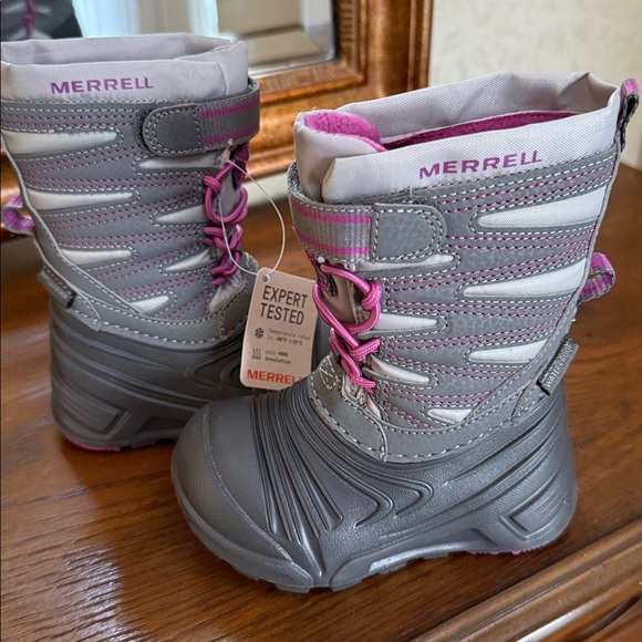 Merrell Gray/Berry little Kids' Snow Boots. Size 5 little kids. - Picture 7 of 14